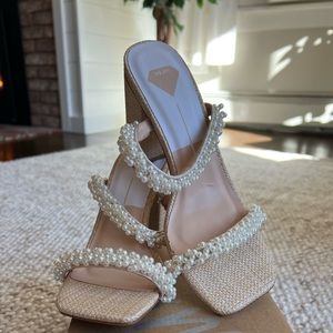 Mi.im Ariel Pearl Accented heel